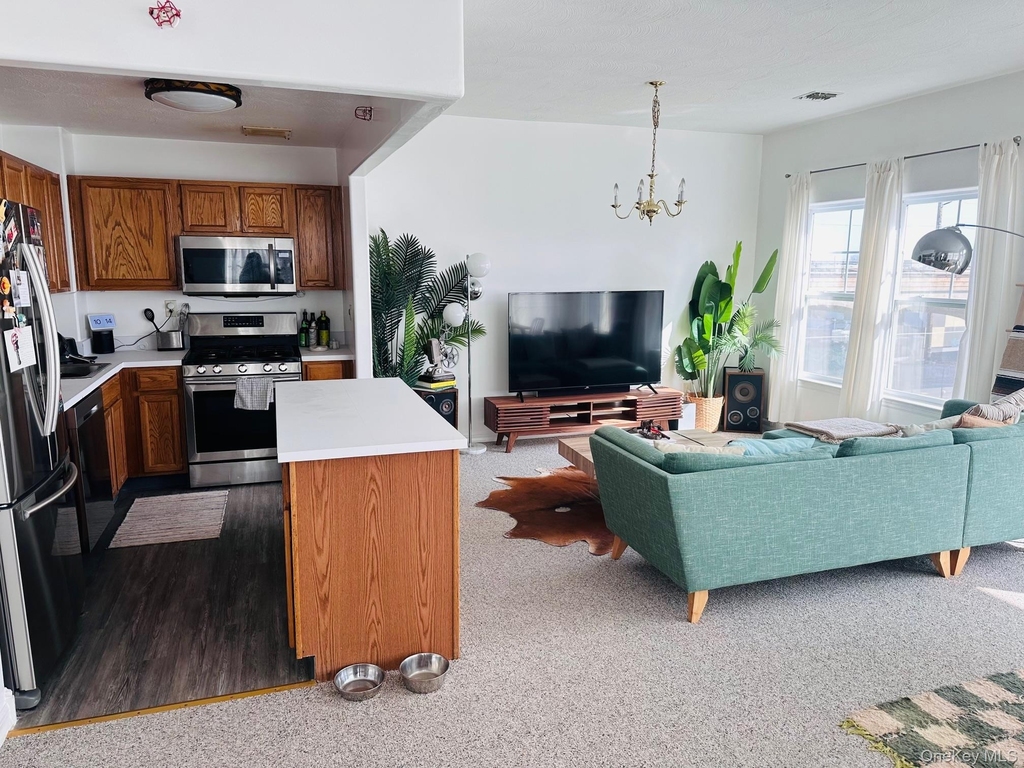 244 Beach Breeze Place - Photo 1
