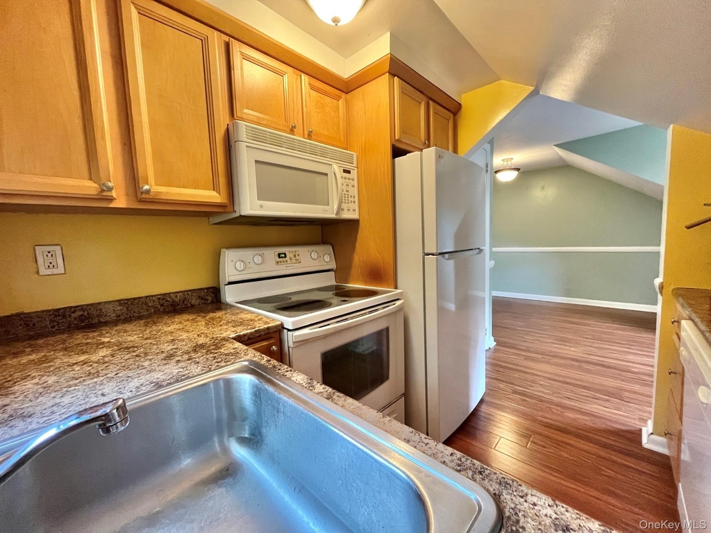 7 Ferndale Place - Photo 0