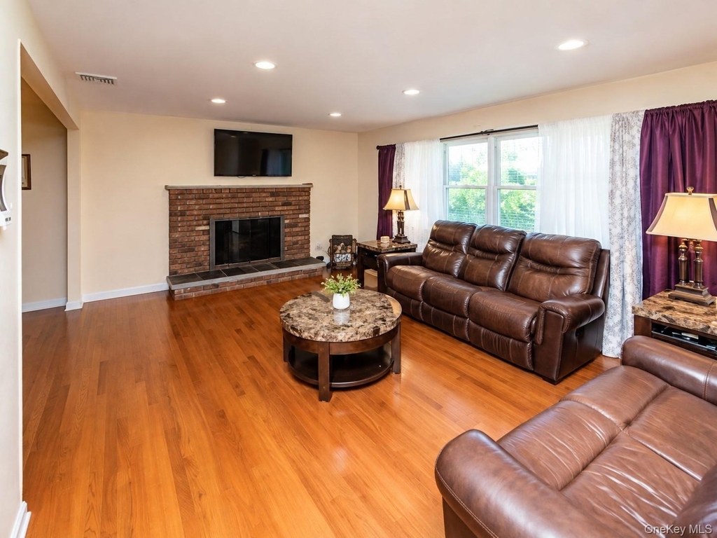 10 Roe Circle - Photo 2