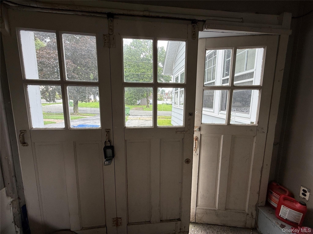 15 Tusten Avenue - Photo 2