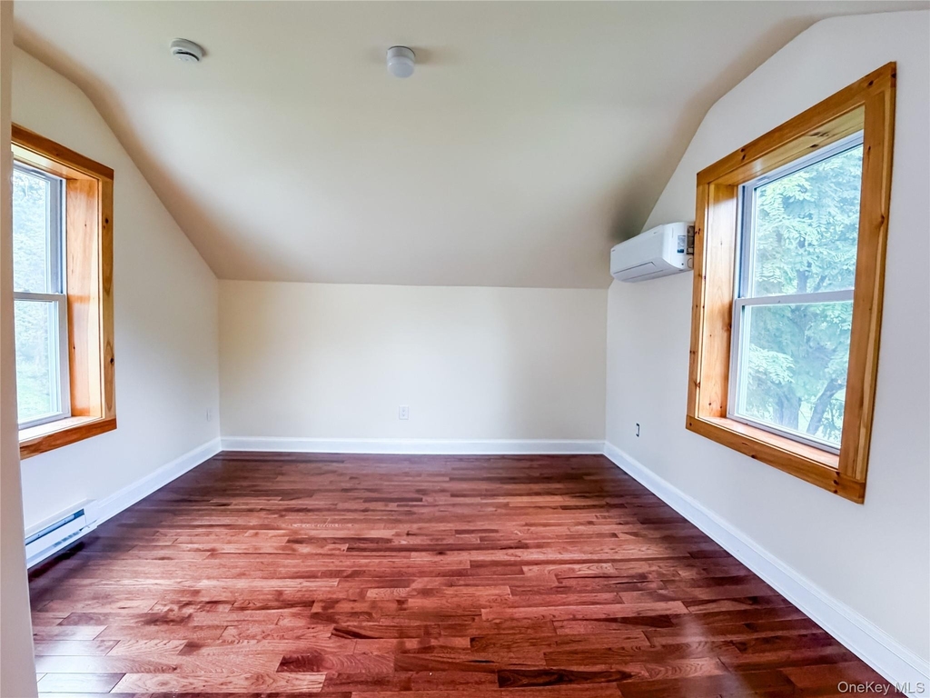 449 N Quaker Lane - Photo 9