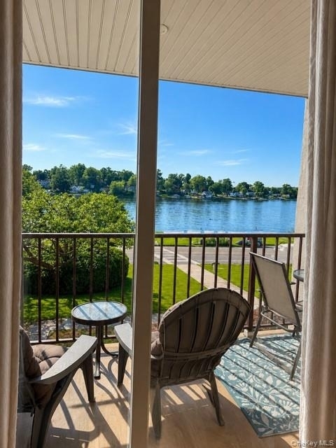141 E Lake Boulevard - Photo 0