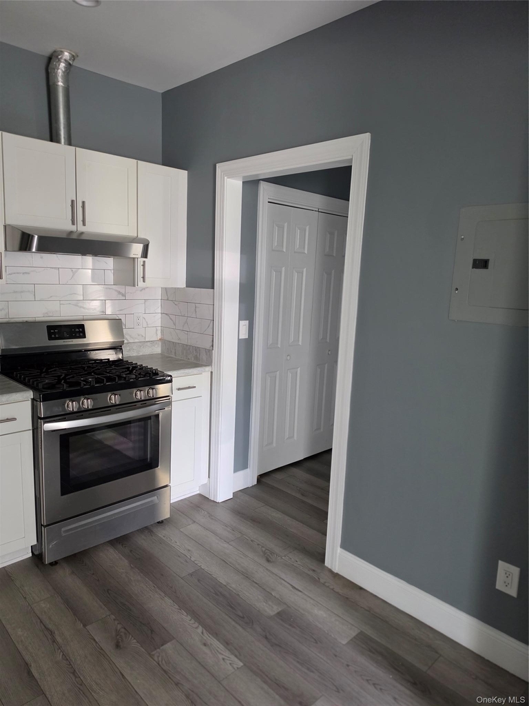 11 White Plains Avenue - Photo 5