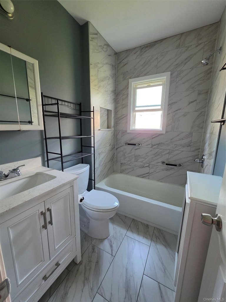 11 White Plains Avenue - Photo 10