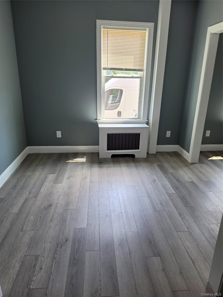 11 White Plains Avenue - Photo 6