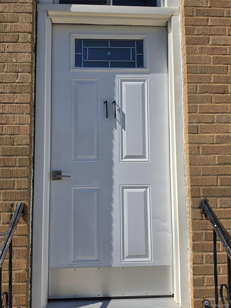 11 White Plains Avenue - Photo 1