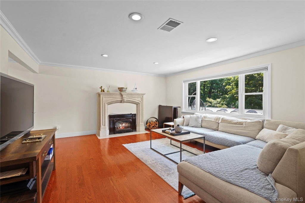4 Hickory Drive - Photo 8