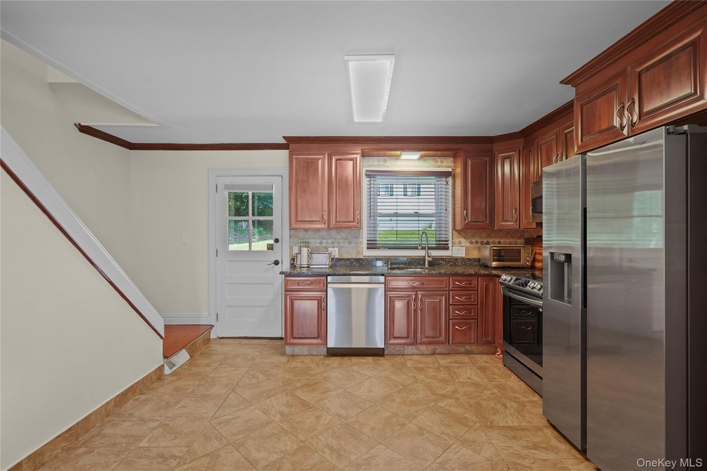 4 Hickory Drive - Photo 11