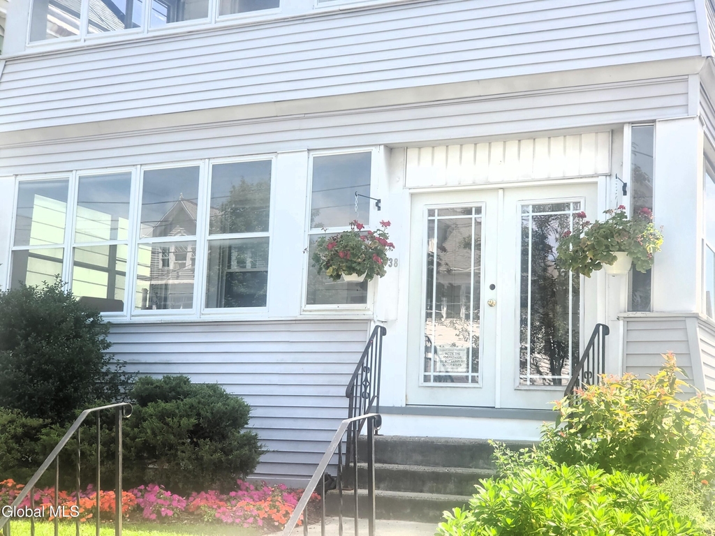 38 Summit Avenue - Photo 2