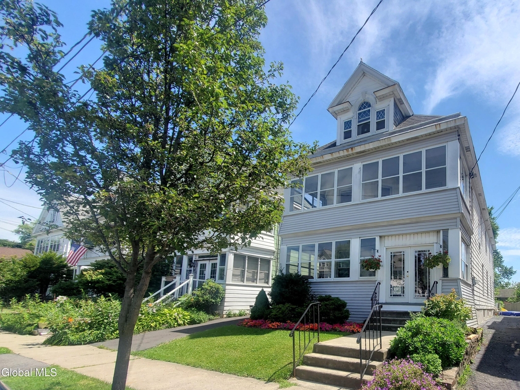 38 Summit Avenue - Photo 0