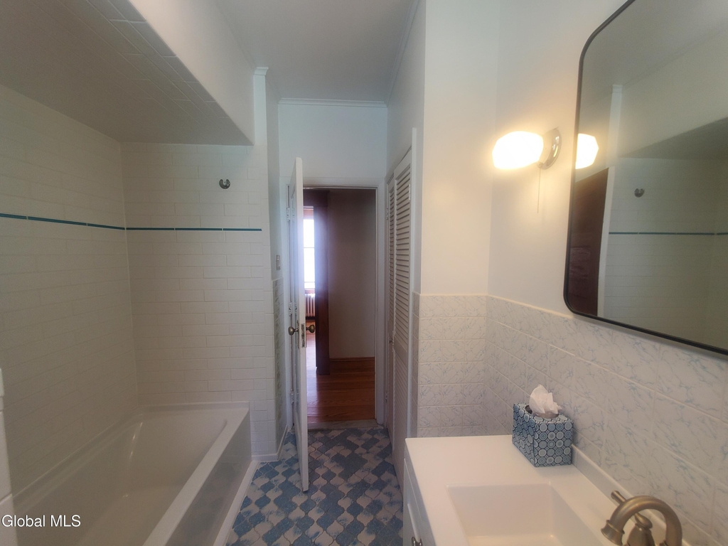 38 Summit Avenue - Photo 19
