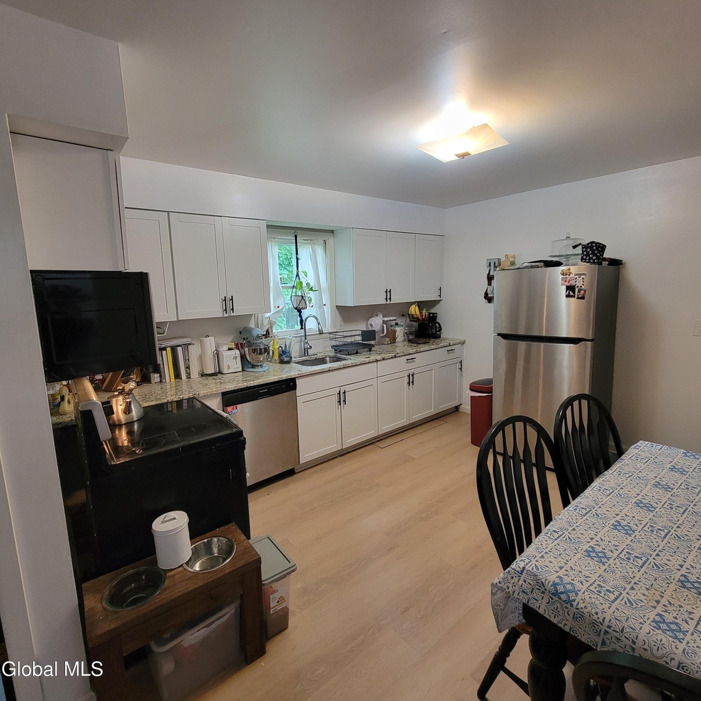 17 Henry Street - Photo 4
