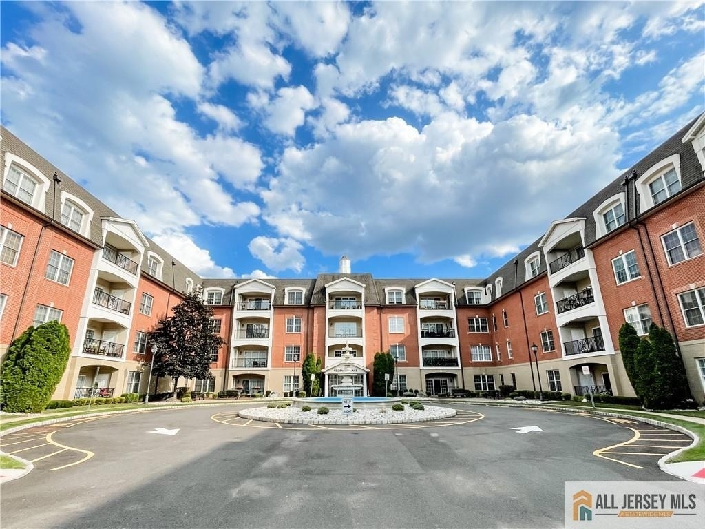 105 Regency Place - Photo 0