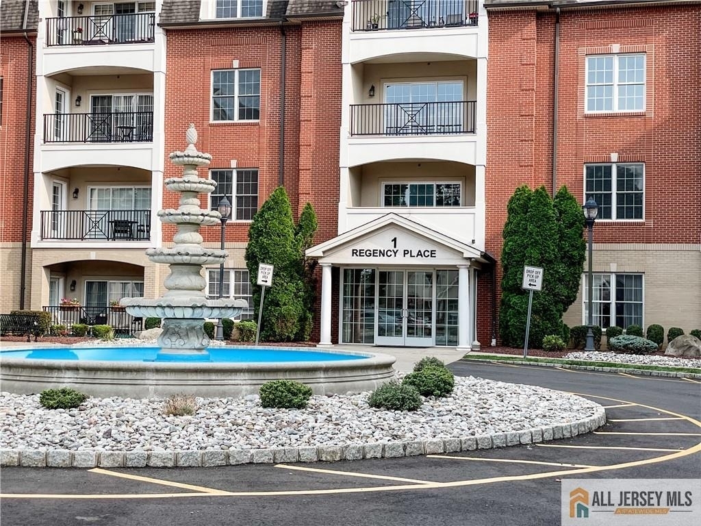 105 Regency Place - Photo 2
