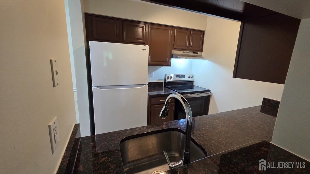 1514 Ravens Crest Drive - Photo 3