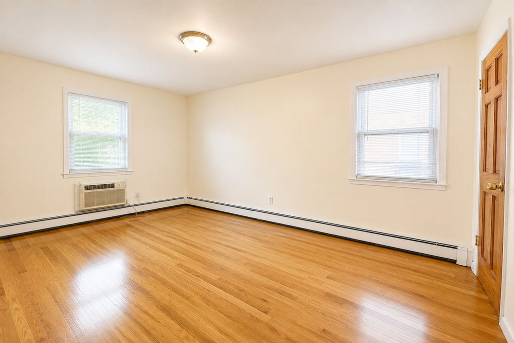 70-69 Walnut Street - Photo 6