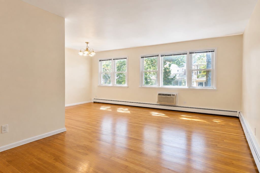 70-69 Walnut Street - Photo 2