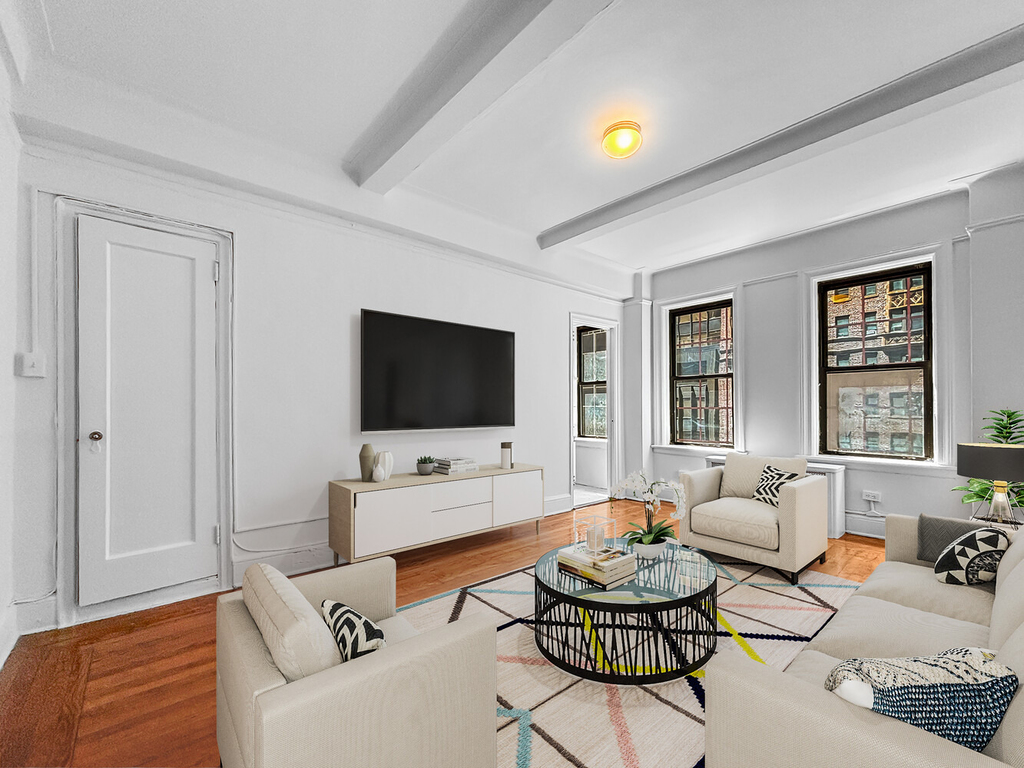 155 E 52nd Street - Photo 1