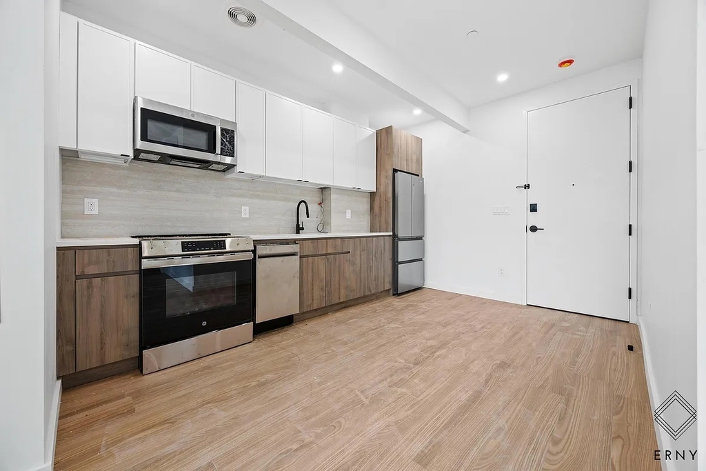 942 new york ave brooklyn ny 11226 - Photo 1