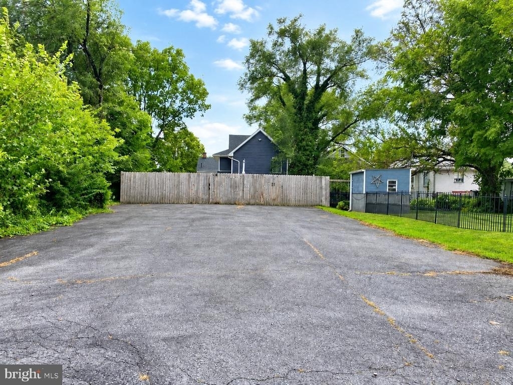 522 W King Street - Photo 2
