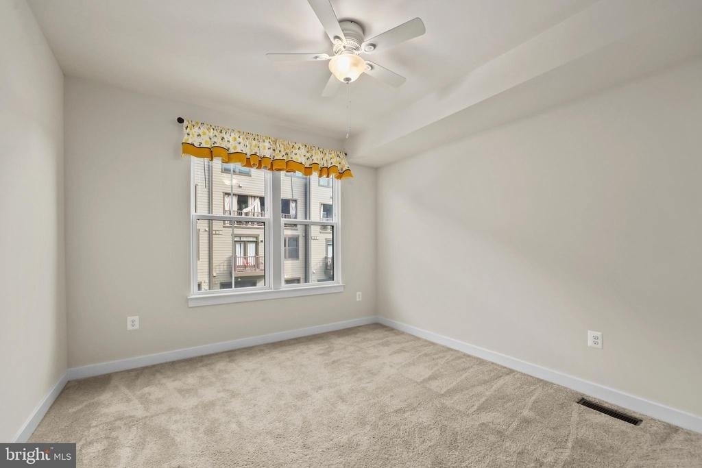 1733 Dunnington Place - Photo 20