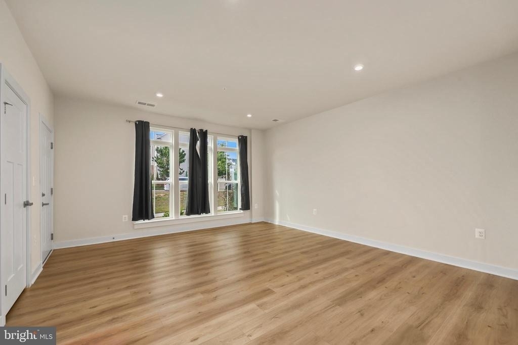 1733 Dunnington Place - Photo 3
