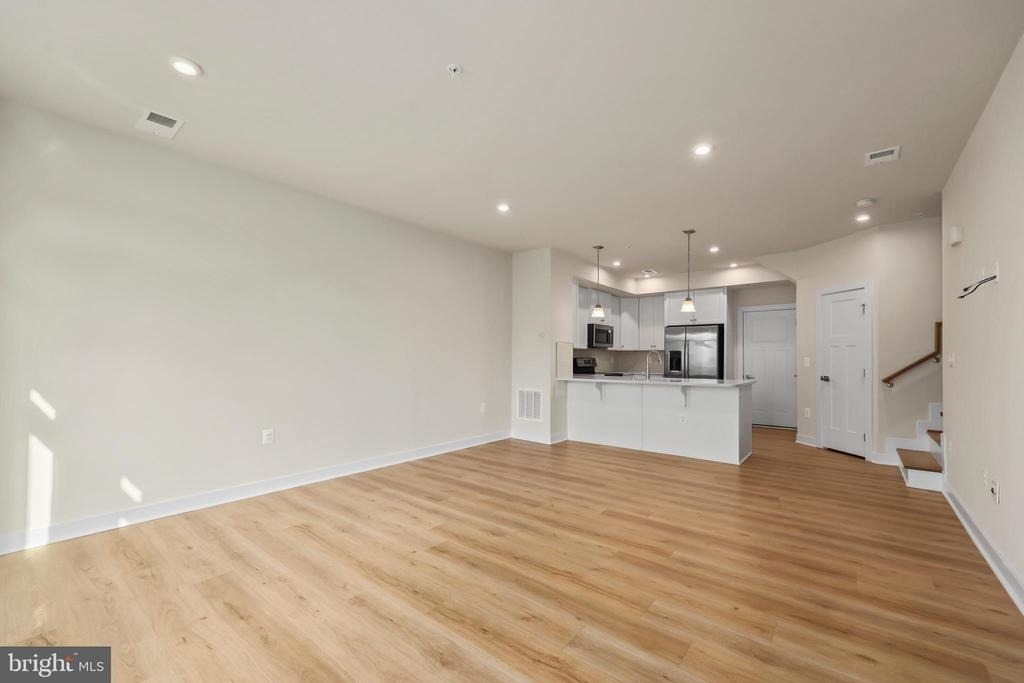 1733 Dunnington Place - Photo 2