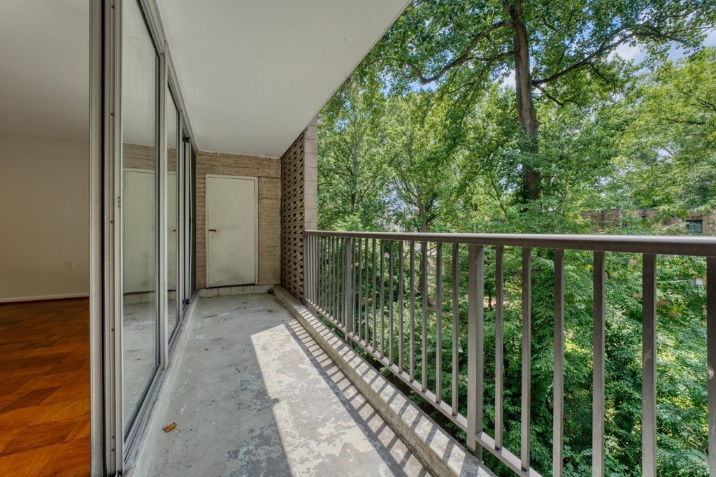 4420 Briarwood Court N - Photo 5
