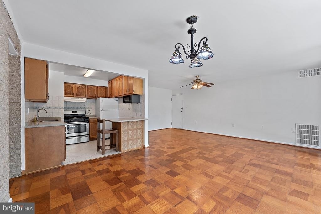 4420 Briarwood Court N - Photo 3