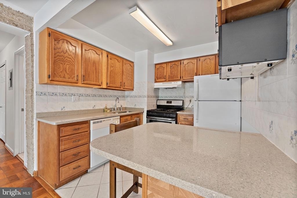 4420 Briarwood Court N - Photo 8