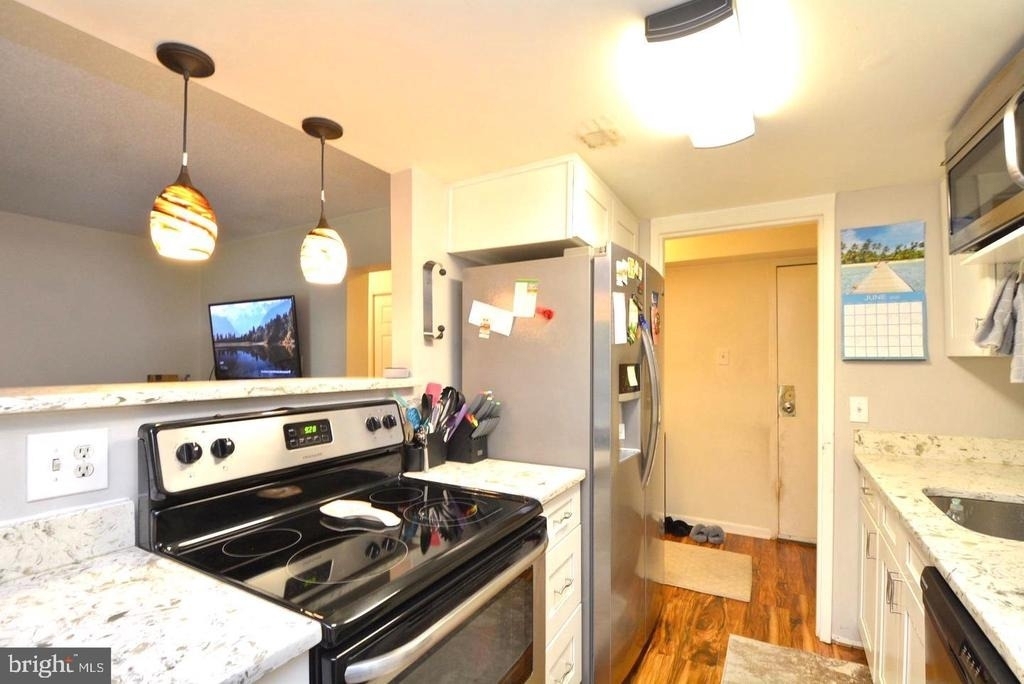 11643 Stoneview Square - Photo 1