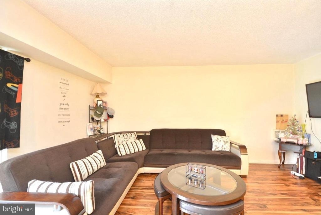 11643 Stoneview Square - Photo 2