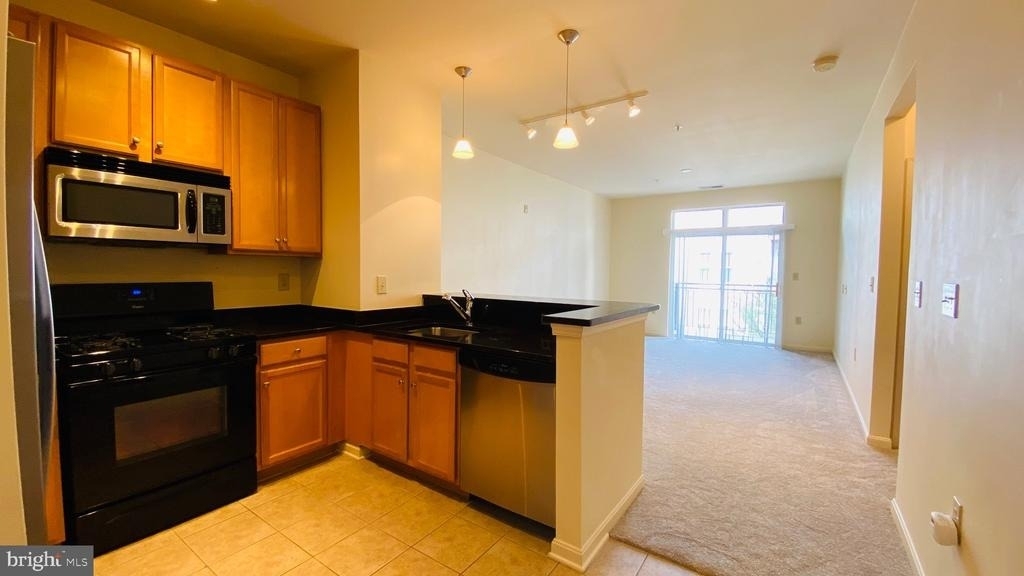 2665 Prosperity Avenue - Photo 5