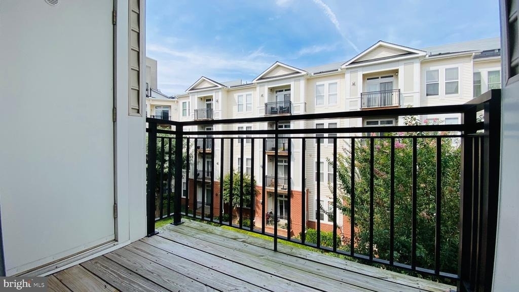 2665 Prosperity Avenue - Photo 9