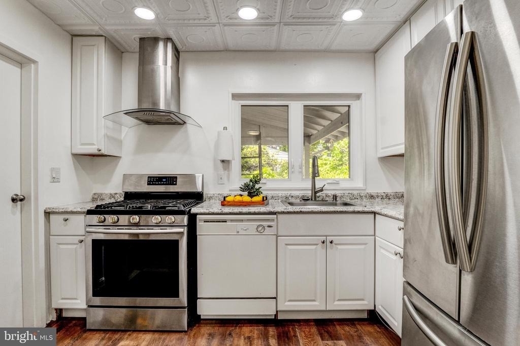 6323 Howe Place - Photo 4