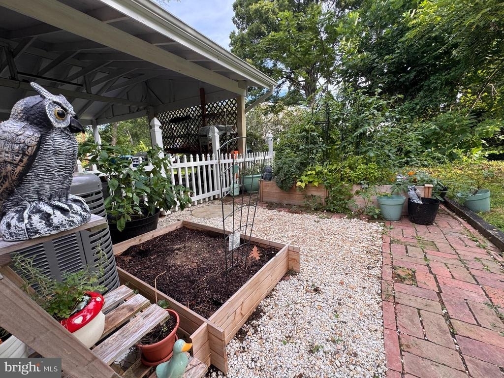 6323 Howe Place - Photo 35