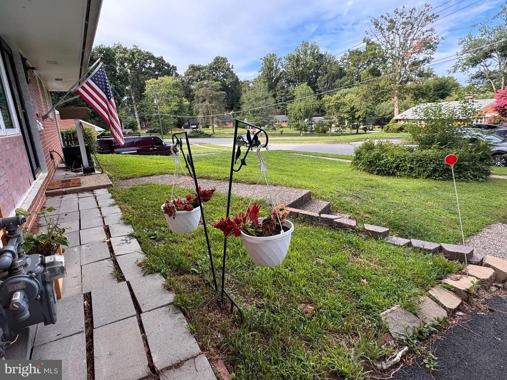 6323 Howe Place - Photo 36