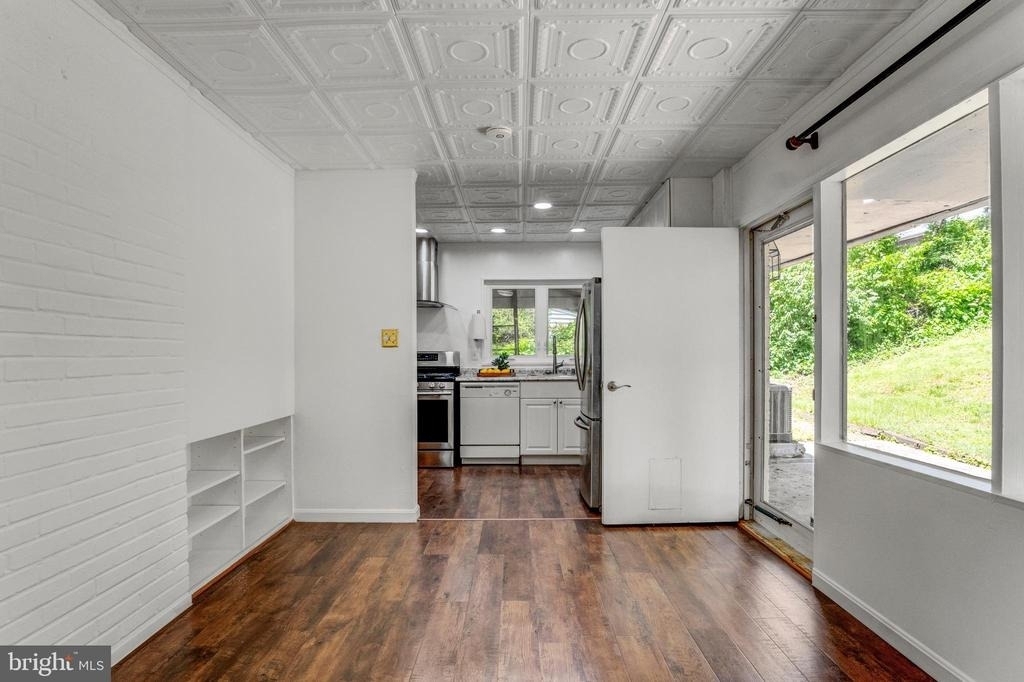 6323 Howe Place - Photo 9