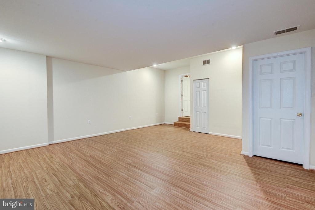 1502 Farsta Court - Photo 22