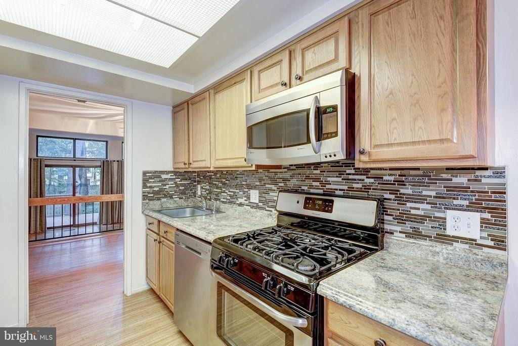 1502 Farsta Court - Photo 5