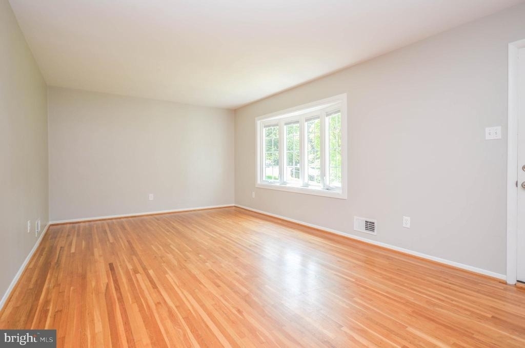 4805 Willet Drive - Photo 4