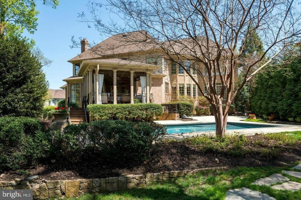 1550 Shelford Court - Photo 2