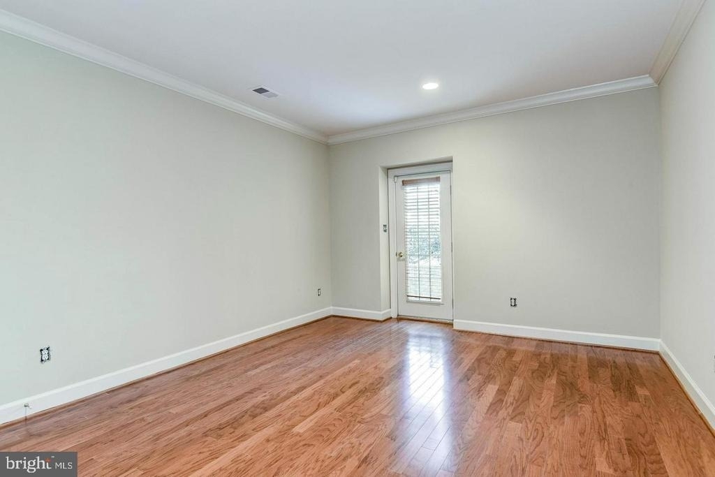 1550 Shelford Court - Photo 6