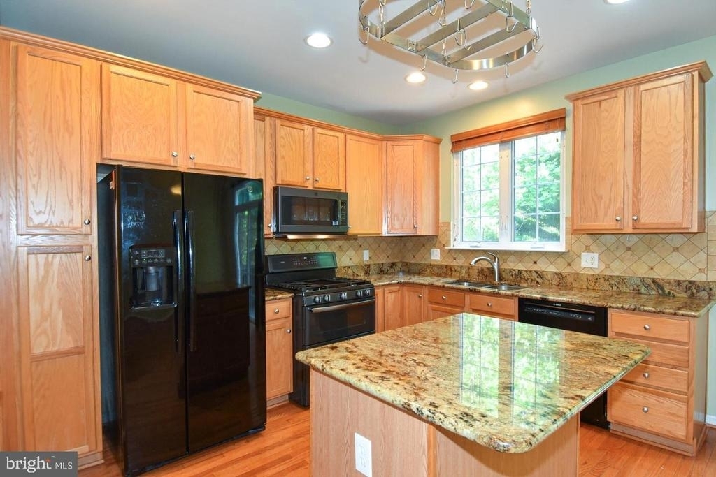 7810 Locust Leaf Lane - Photo 11