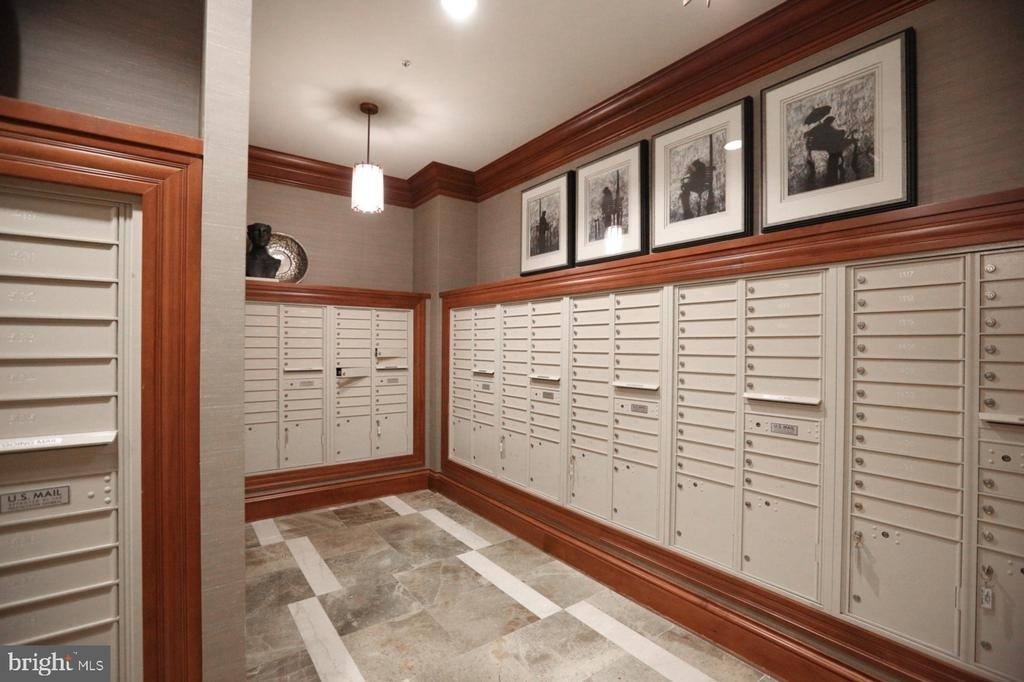 8220 Crestwood Heights Drive - Photo 31