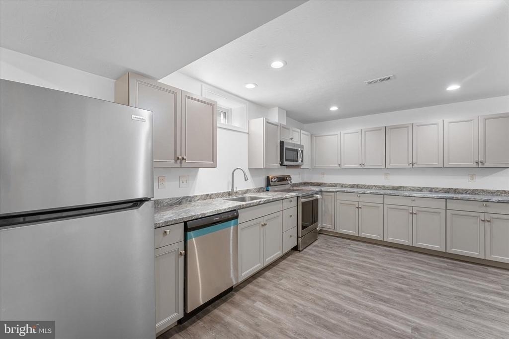 217 Bridgewater Drive - Photo 3