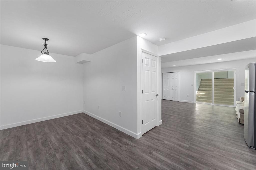217 Bridgewater Drive - Photo 2