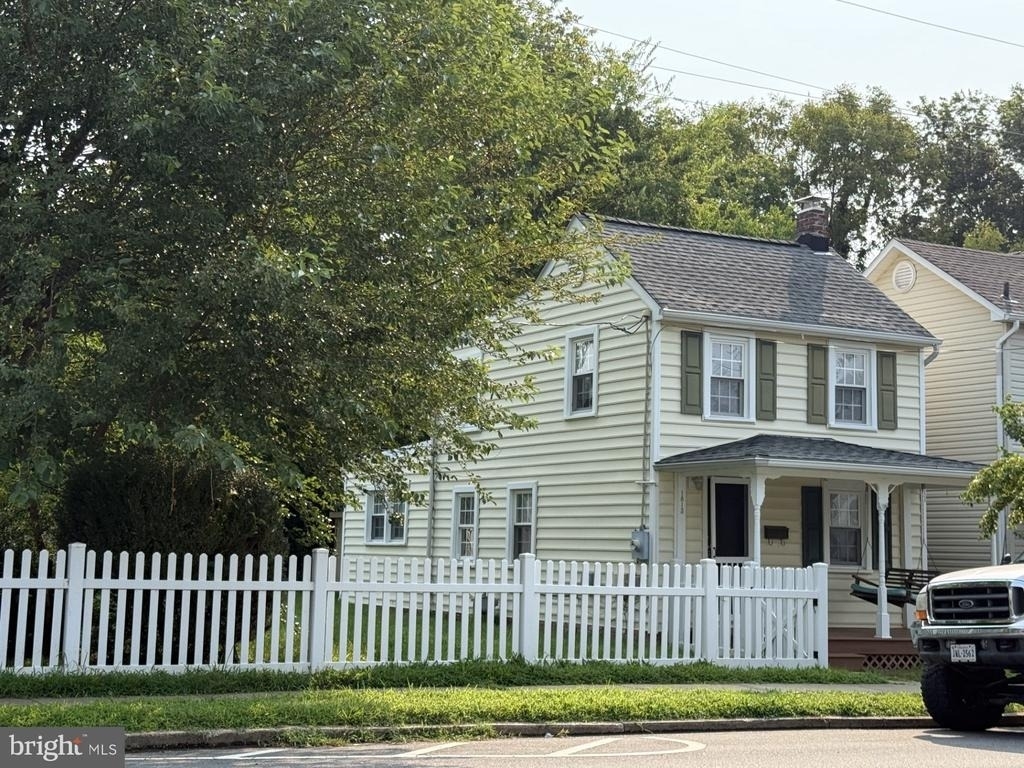 1813 Washington Avenue - Photo 0
