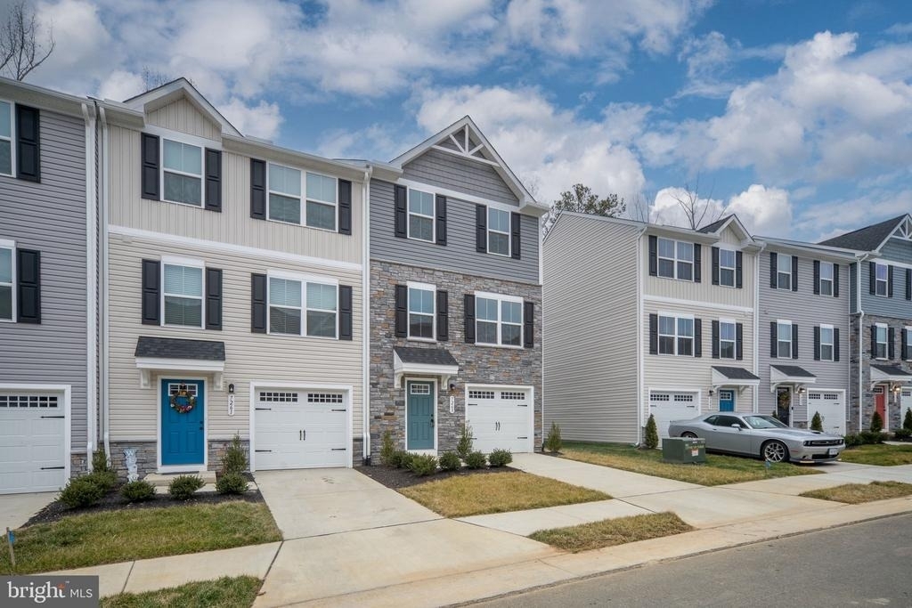 7263 Congressional Circle - Photo 2