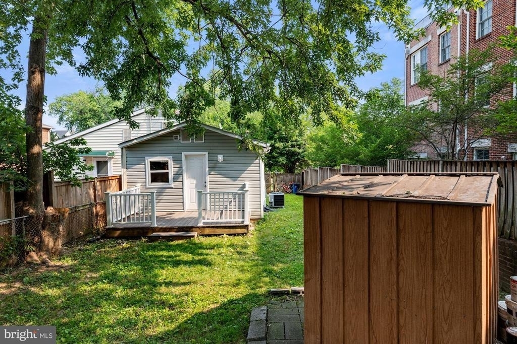 109 E Reed Avenue - Photo 1